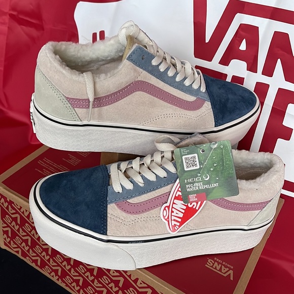 Vans Old Skool Stacked 
Pig Suede/Sherpa Multi Co
VNOA7Q5MMUL
WMNS Platforms - Picture 11 of 16